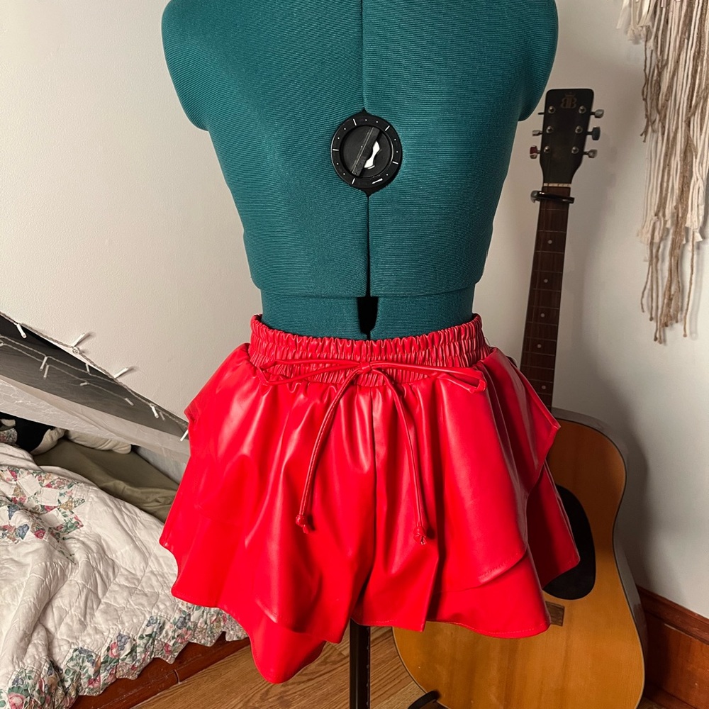 Les soeurs size small faux leather red shorts new with tags